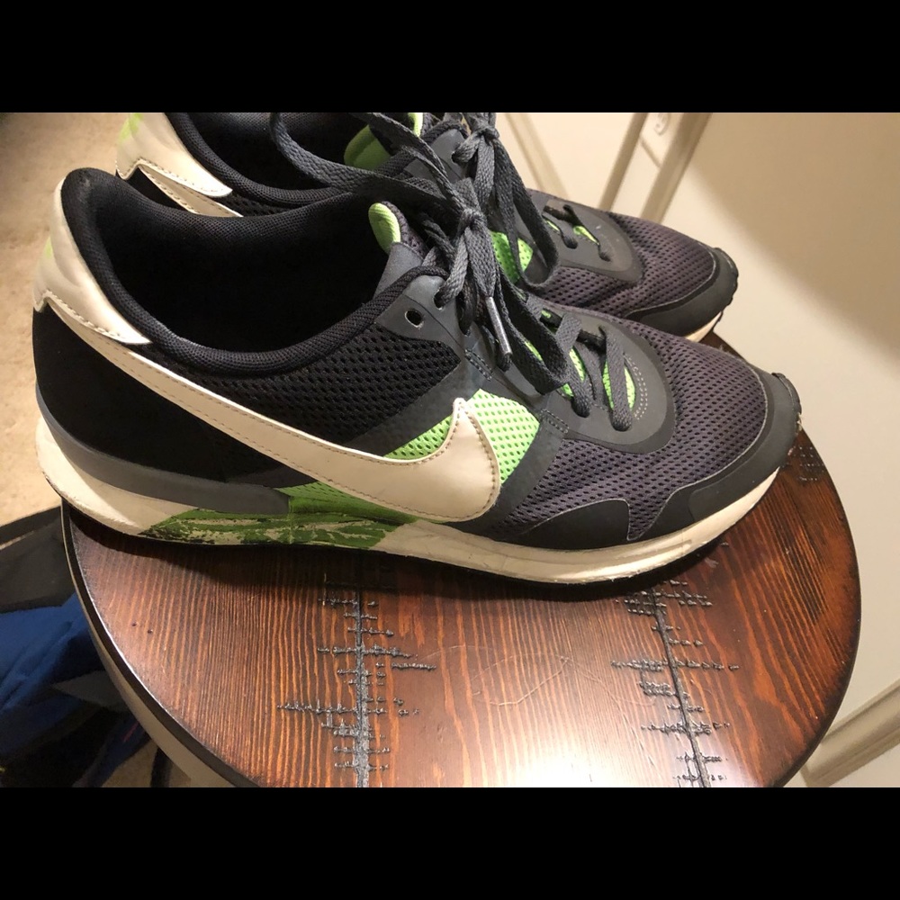 Men’s running shoes